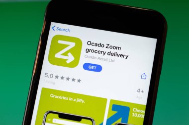 Moskova, Rusya - 1 Haziran 2020: Ocado Zoom mobil uygulaması logosu ekranda, İllüstrasyon Editörü