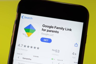 Moskova, Rusya - 1 Haziran 2020: Google Family Link mobil uygulaması logosu ekranda, İllüstrasyon Editörü