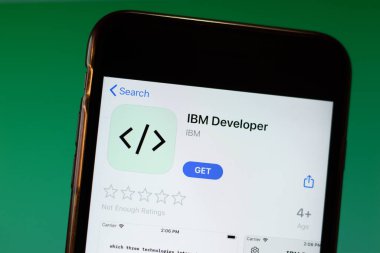 Moskova, Rusya - 1 Haziran 2020: IBM Geliştirici uygulama mobil logosu ekranda, İllüstrasyon Editörü