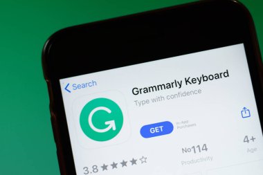 Moskova, Rusya - 1 Haziran 2020: Gramer klavyesi mobil logosu ekranda yakın plan, İllüstrasyon Editörü