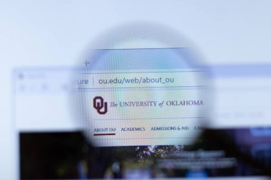 Moskova, Rusya - 1 Haziran 2020: Oklahoma Üniversitesi, Norman web sitesi tarayıcısı. Logo yakın plan, İllüstrasyon Editörü.