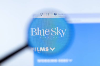 Moskova, Rusya - 1 Haziran 2020: Mavi Gök Stüdyoları 'nın logolu web sitesi, Illustrative Editorial.