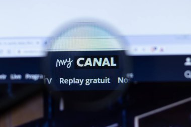 Moskova, Rusya - 1 Haziran 2020: Logolu Canal Plus web sitesi, Illustrative Editorial.