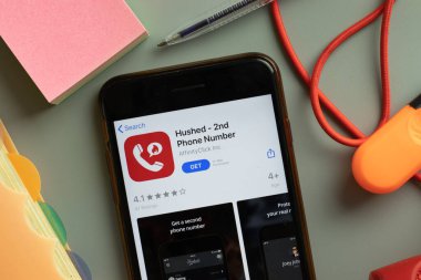 New York, ABD - 27 Eylül 2020: Telefon Numarası Kapalı Mobil Uygulama logosu telefon ekranında, İllüstrasyon Editörü.