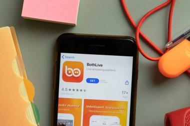 New York, ABD - 28 Eylül 2020: Telefon ekranında BothLive mobil uygulama logosu, İllüstrasyon Editörü.