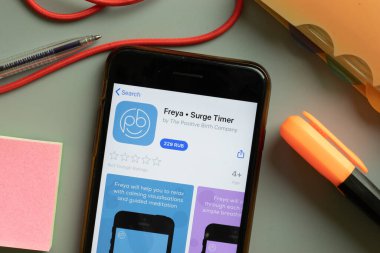 New York, ABD - 29 Eylül 2020: Freya Surge Timer mobil uygulama logosu telefon ekranında kapatın, İllüstrasyon Editörü.