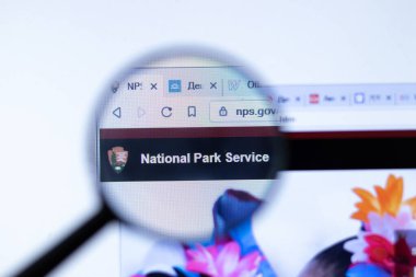 New York, ABD - 29 Eylül 2020: Ulusal Park Hizmetleri nps.gov şirket web sitesi logosu kapanıyor, Illustrative Editorial.