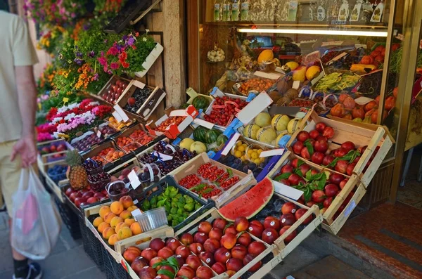 Loja Local Com Frutas — Fotografia de Stock