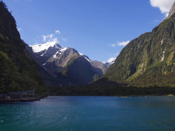 Yeni Zelanda güzel Milford ses sahne