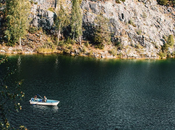 Mermer kanyona tekne