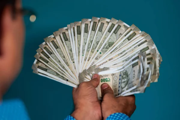 Jackpot Para Tutan Man Ön Görünümü
