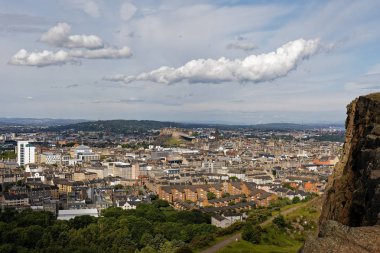 Holyrood park Edinburgh cityscape görünümü - Edinburgh, İskoçya, İngiltere