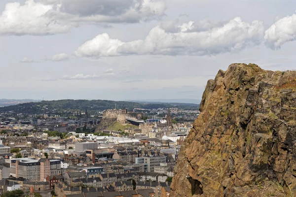 Edinburgh Cityscape View Holyrood Park Эдинбург Шотландия Великобритания — стоковое фото