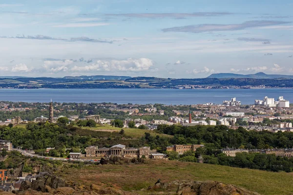 Calton Hill View Holyrood Park Эдинбург Шотландия Великобритания — стоковое фото