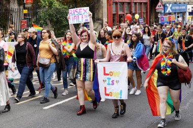 Edinburgh, İskoçya, İngiltere'de LGBT gurur yürüyüşü