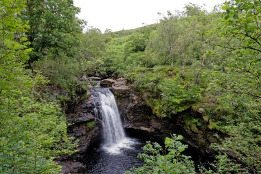 Falloch Şelalesi, Inverarnan, Loch Lomond & Trossachs Ulusal Parkı, İskoçya, İngiltere