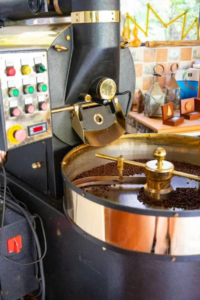 Raw Organic Coffee Beans Roasting In Machine — Stock Photo, Image