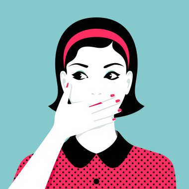 Kadın ağzına elini tarafından kapsar.