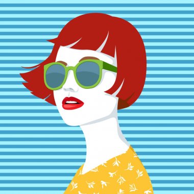 Güneş gözlüğü ile Redhead kadın