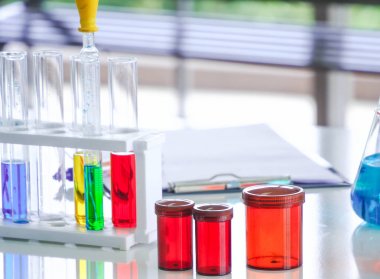 Tıp araştırmaiçin kullanılan Bilim Laboratuvarı, geleceğin tedavisi için buluş kavramı