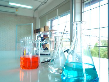 Tıp araştırmaiçin kullanılan Bilim Laboratuvarı, geleceğin tedavisi için buluş kavramı