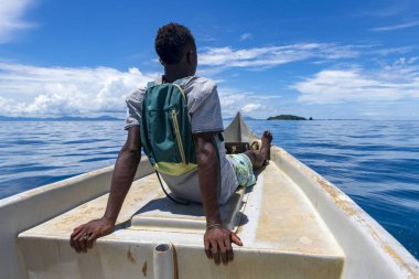 Hint Okyanusu hiç uzak bir ada için tekne turu