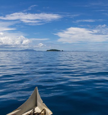 Hiç uzak bir ada için tekne turu