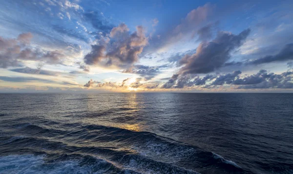 Tramonto Sul Mare Serata Crociera Nell Oceano Indiano — Foto Stock