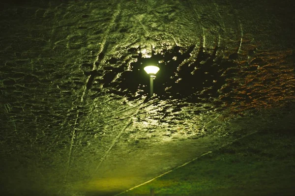 Reflection Street Lamp Puddle — Stock Photo, Image