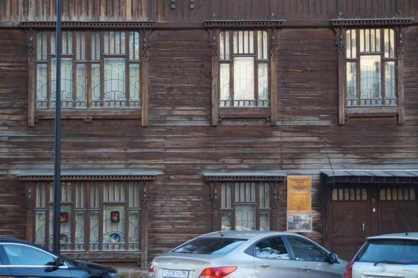 エカテリンブルク スヴェルドロフスク地域 ロシア 2019年6月 都市の風景 ゴゴル通り2020世紀初頭の木造建築のモニュメント 博物館 ガマウン — ストック写真
