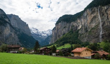 Yaz aylarında Alpler manzara