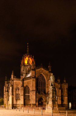 Gece St Giles Katedrali Cephe