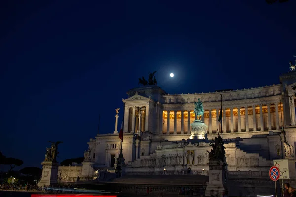 Rome Italië Piazza Venezia Staat Het Nationaal Monument Gewijd Aan — Stockfoto