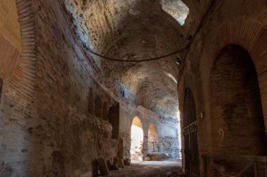Pozzuoli, Napoli, İtalya. 20 Ağustos 2019. Flavian Amfitiyatrosu bugün hala var olan iki Roma amfi tiyatrosundan biri..