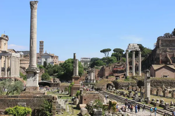 Nell Antica Città Roma Sorge Tempio Saturno Oggi Visibile Nei — Foto Stock
