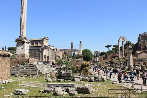 Den Antika Staden Rom Står Saturnus Tempel Synligt Idag Kejserliga — Stockfoto