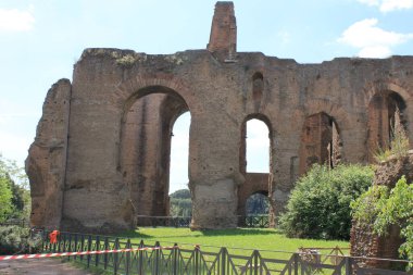 Roma Forumları, Antik Roma Forumunda bir yürüyüş bize zamanda yolculuk yaptırıyor..