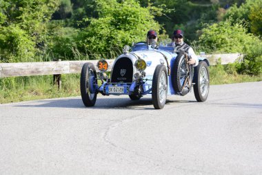 Pesaro Colle San Bartolo, İtalya - Mayıs 17-2018: B.N.C. 527 Grand Sport1927 üzerinde eski bir yarış araba ralli Mille Miglia 2018 ünlü İtalyan tarihi Formula (1927-1957)