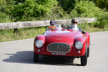 Pesaro Colle San Bartolo, İtalya - Mayıs 17-2018: Cisitalia Colombo Barchetta1948 üzerinde eski bir yarış araba ralli Mille Miglia 2018 ünlü İtalyan tarihi Formula (1927-1957)