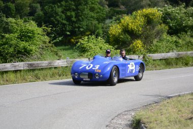 Pesaro Colle San Bartolo, İtalya - Mayıs 17-2018: Db Citroen Barquette1945 eski yarış otomobil Rallisi'nde Mille Miglia 2018 ünlü İtalyan tarihi Formula (1927-1957)