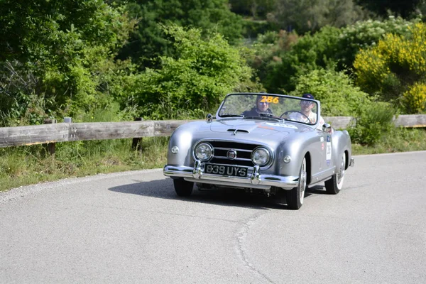 イタリア ペーザロ バルトロが 2018 ナッシュ ヒーリー Roadster1953 古いレースカー ラリー Mille — ストック写真