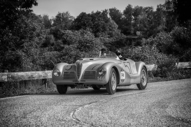 Pesaro Colle San Bartolo, İtalya - Mayıs 17-2018: Talbot-Lago T 26 Gs Berlinette1950 eski yarış otomobil Rallisi'nde Mille Miglia 2018 ünlü İtalyan tarihi Formula (1927-1957)