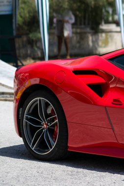 Fano Lido, İtalya - Haziran 10-2018: Ferrari 488 Gtb maruz Sapori E Motori'yi Fano içinde