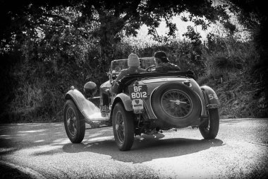 Pesaro Colle San Bartolo, İtalya - Mayıs 17-2018: Alfa Romeo 6c 1750 Ss Zagato1929 eski yarış araba ralli Mille Miglia 2018 ünlü İtalyan tarihi Formula (1927-1957)