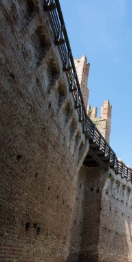 Gradara Castle, Gradara, Marche, İtalya kasabasında bulunan bir ortaçağ kalesi
