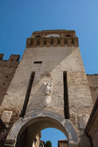 グラダーラ マルケ イタリアの町にある中世の要塞 グラダーラ城 — ストック写真