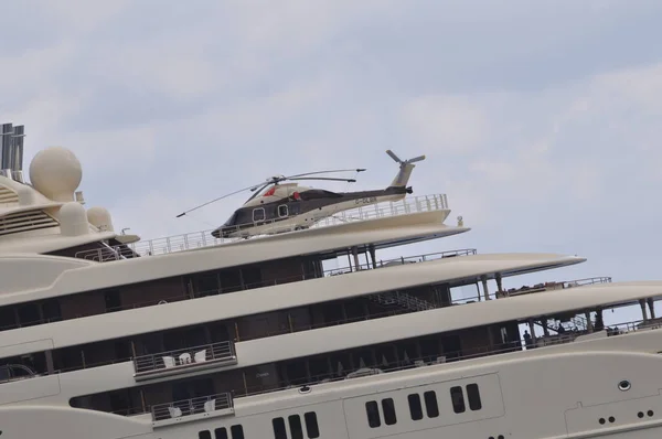 Porto Cervo Sardinië Augustus 2018 Luxe Motorjachten Met Helikopter Dilbar — Stockfoto