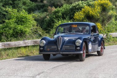 Pesaro Colle San Bartolo, İtalya - Mayıs 17-2018: Alfa Romeo 6c 2500 spor 