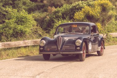 Pesaro Colle San Bartolo, İtalya - Mayıs 17-2018: Alfa Romeo 6c 2500 spor 