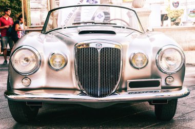 Ancona, İtalya - 23-2018 ayarla: Lancia Aurelia eski araba